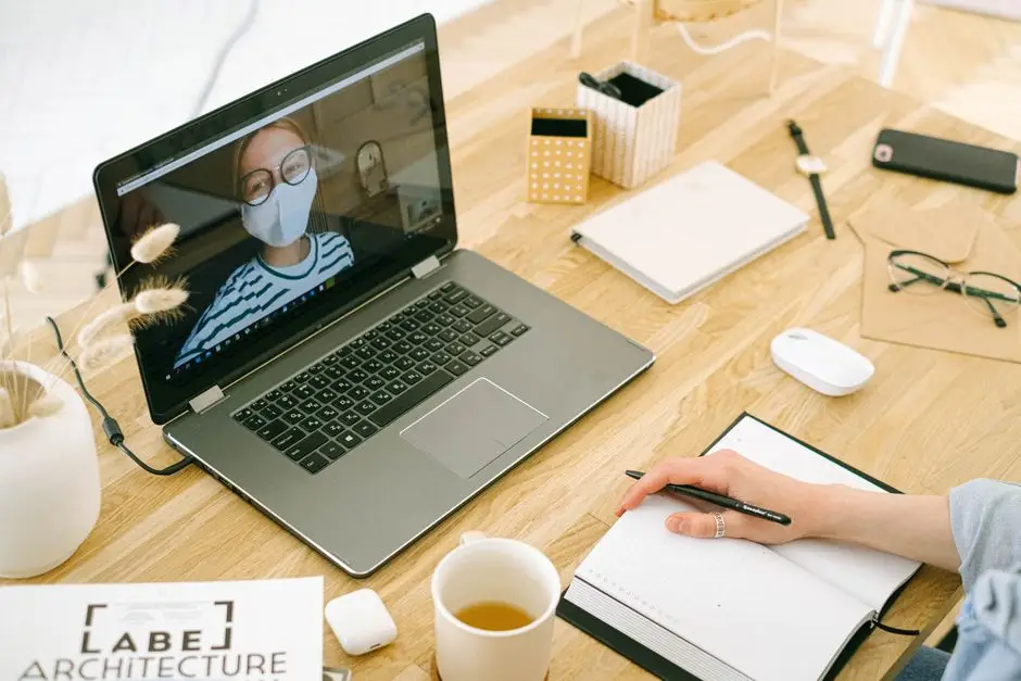 Trabalho híbrido veio para ficar: por que sua empresa ainda resiste
